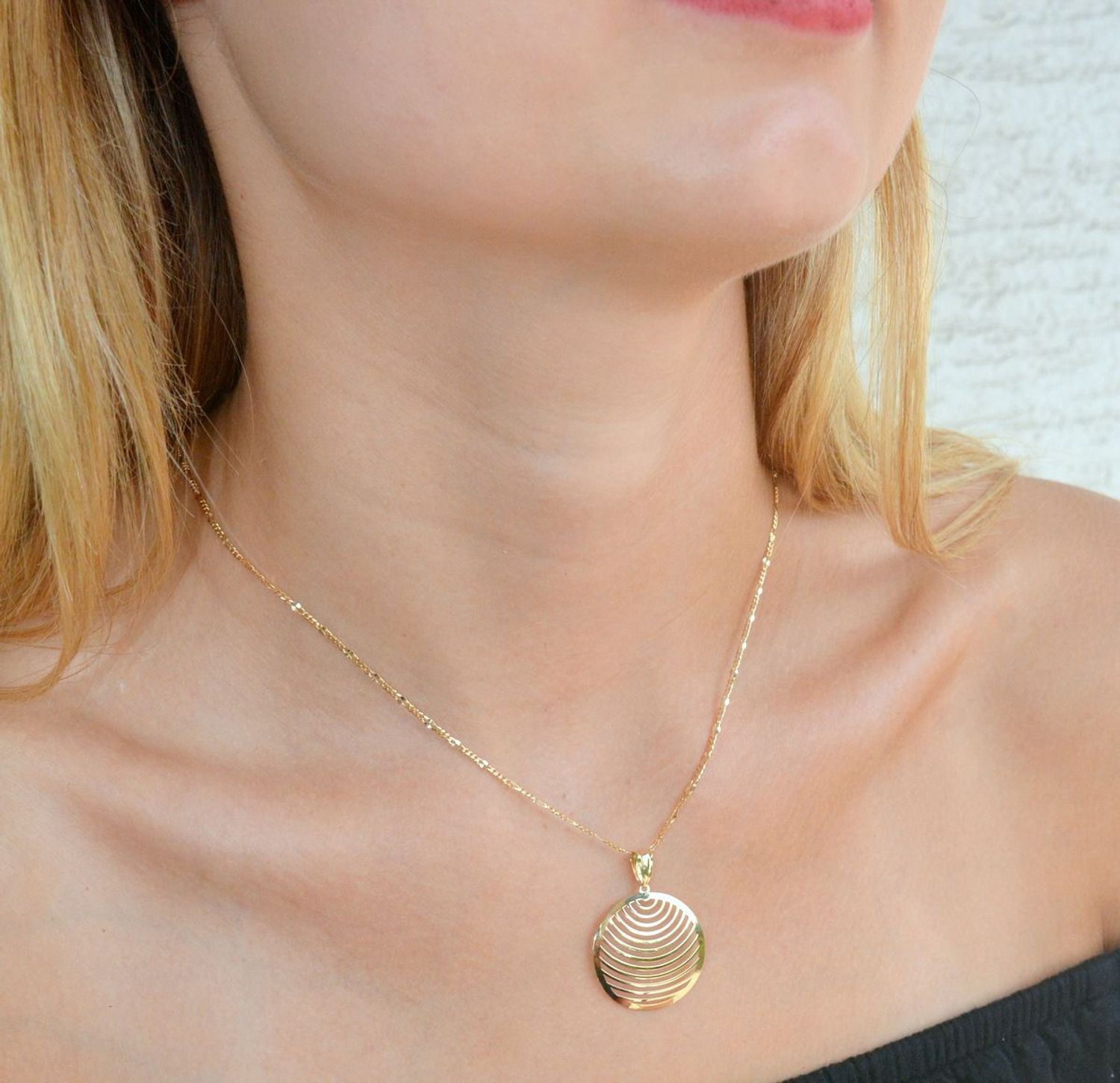 Złota zawieszka 375 klasyczne kółko ZA 7014 375.jpg